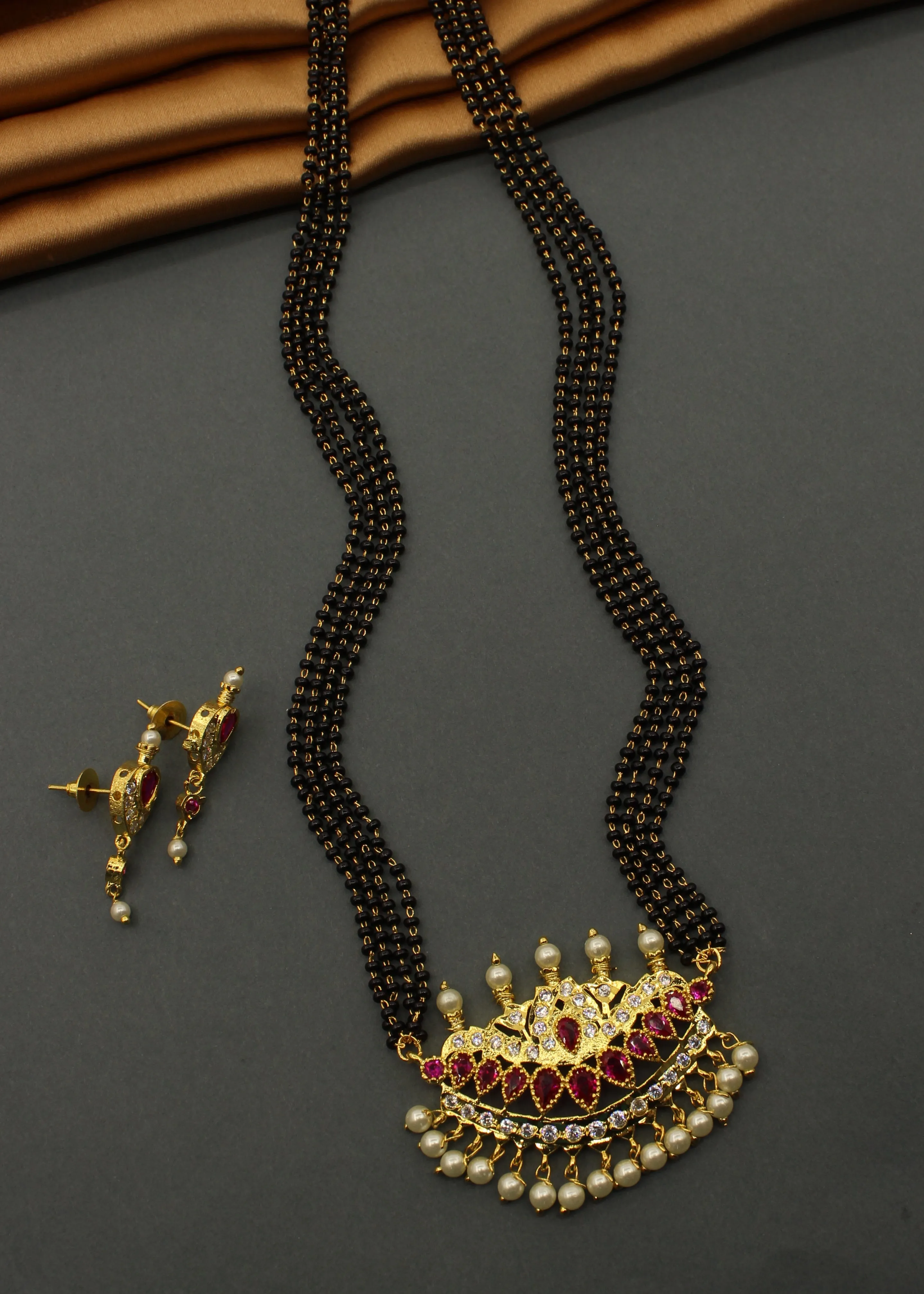 GRACEFUL DESIGNER MANGALSUTRA SET