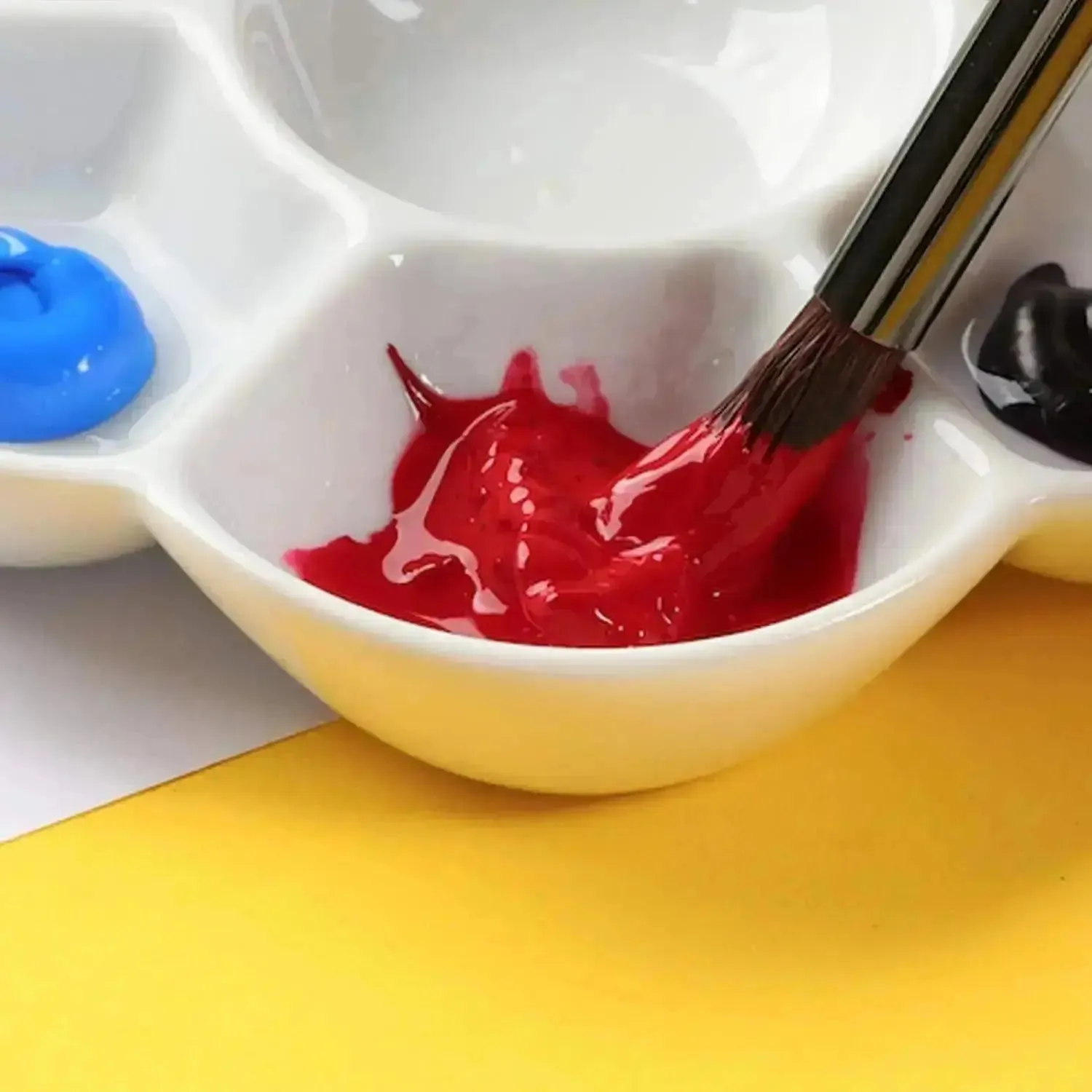 MEEDEN 7-Well Studio Porcelain Paint Palette